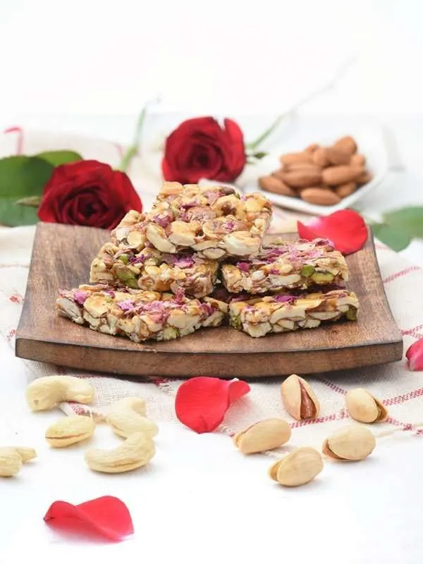 Rose Dryfruit Chikki 250G